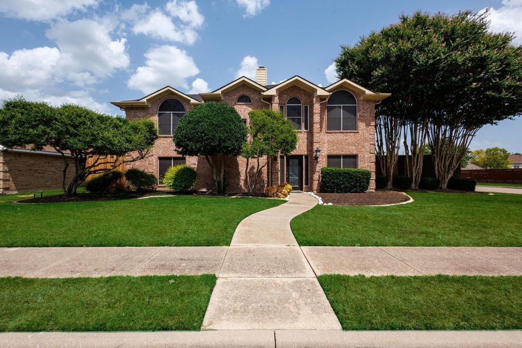 6902 Wilhelmina Drive, Sachse, TX 75048
