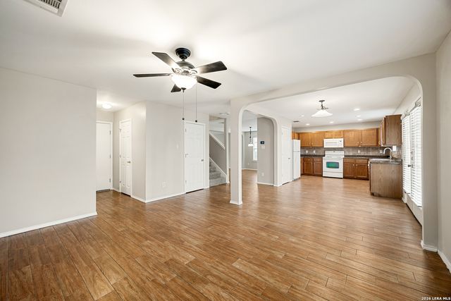 10111 Sparrow Way, Universal City, TX 78148