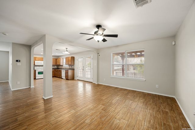 10111 Sparrow Way, Universal City, TX 78148