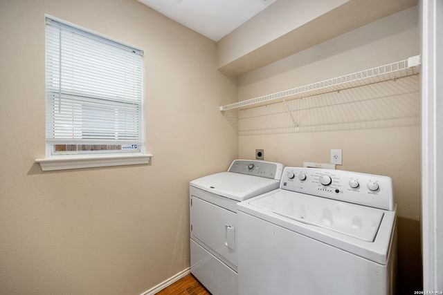 10111 Sparrow Way, Universal City, TX 78148