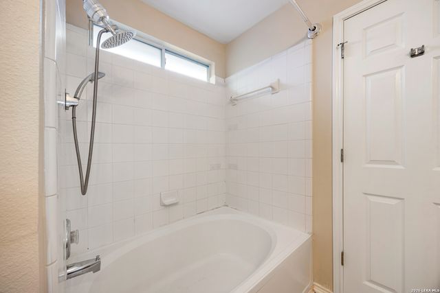 10111 Sparrow Way, Universal City, TX 78148