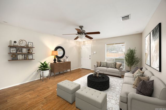 10111 Sparrow Way, Universal City, TX 78148