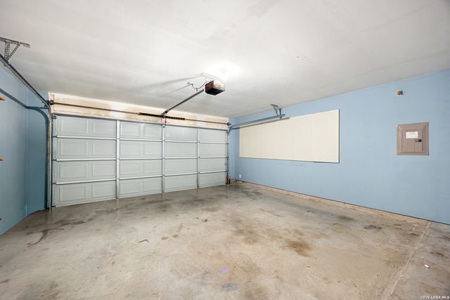 10111 Sparrow Way, Universal City, TX 78148