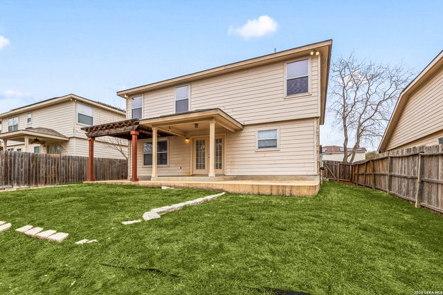 10111 Sparrow Way, Universal City, TX 78148