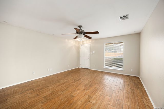 10111 Sparrow Way, Universal City, TX 78148