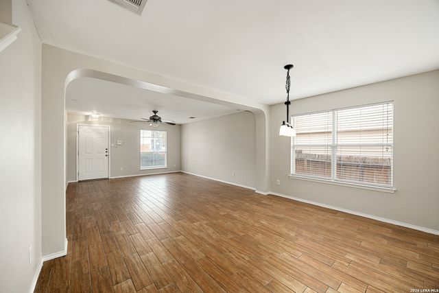 10111 Sparrow Way, Universal City, TX 78148