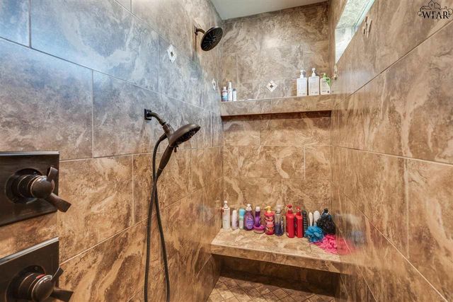 200 EAGLE DRIVE, Holliday, TX 76366