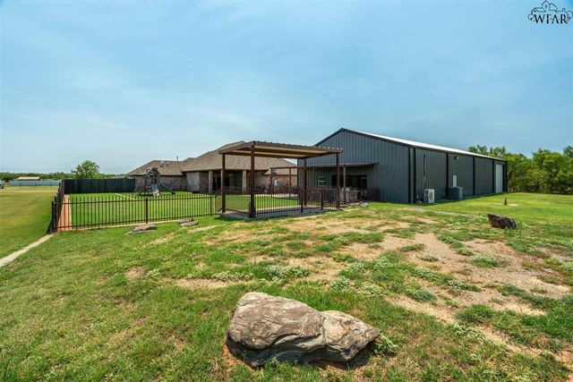 200 EAGLE DRIVE, Holliday, TX 76366