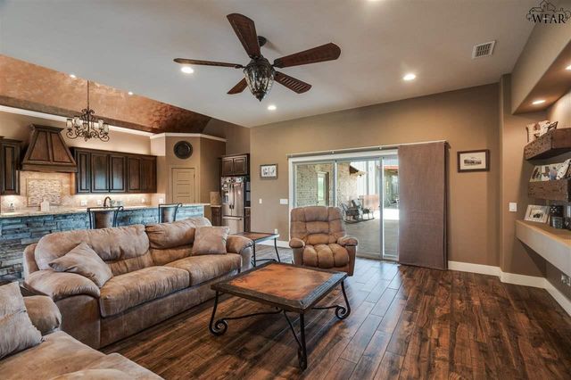 200 EAGLE DRIVE, Holliday, TX 76366