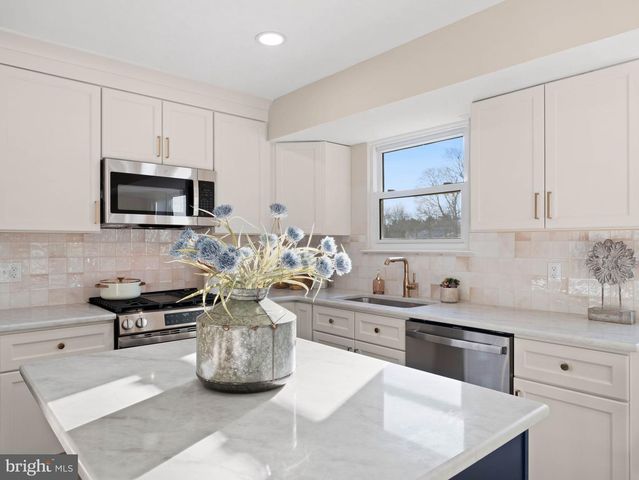 14 DIANE CT, Sewell, NJ 08080