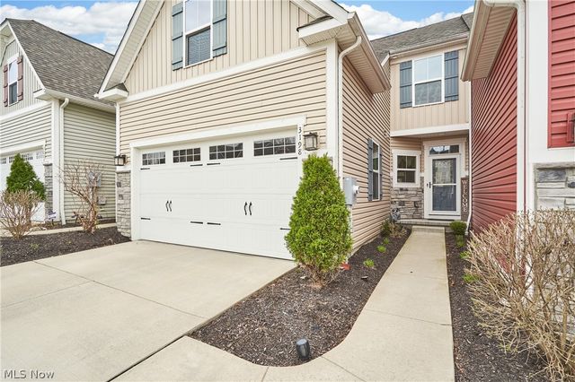 3198 Old Mill Drive, Cuyahoga Falls, OH 44223