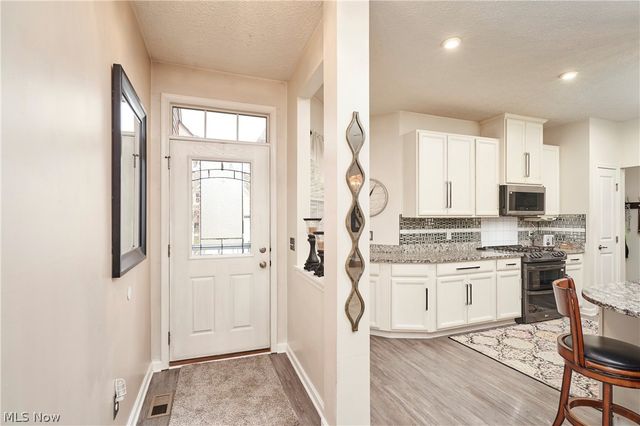 3198 Old Mill Drive, Cuyahoga Falls, OH 44223