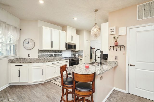 3198 Old Mill Drive, Cuyahoga Falls, OH 44223