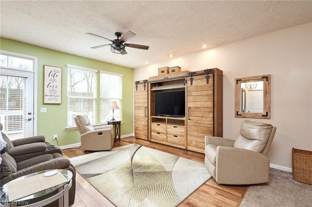 3198 Old Mill Drive, Cuyahoga Falls, OH 44223