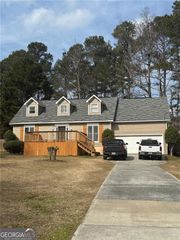 180 Autumn Trace Court, Macon, GA 31210