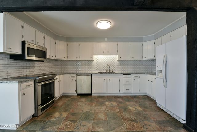 58 Mordella Road, Colonie, NY 12205