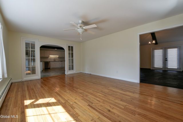 58 Mordella Road, Colonie, NY 12205