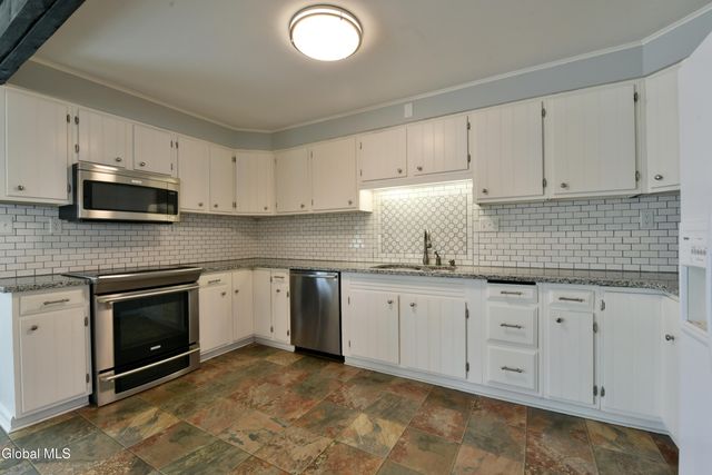 58 Mordella Road, Colonie, NY 12205