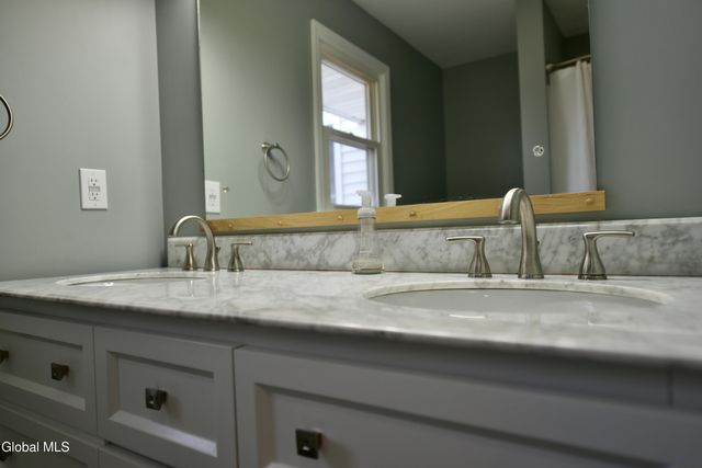 58 Mordella Road, Colonie, NY 12205