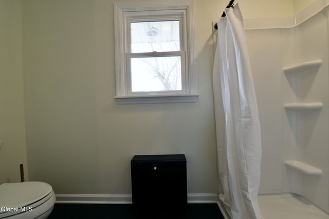 58 Mordella Road, Colonie, NY 12205