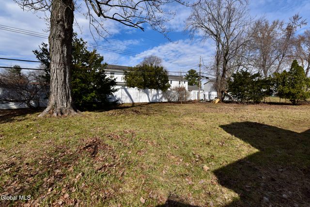 58 Mordella Road, Colonie, NY 12205