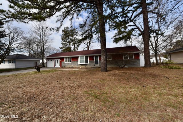 58 Mordella Road, Colonie, NY 12205