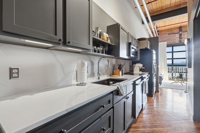 1350 Rosa L Parks Blvd Apt 403, Nashville, TN 37208