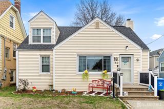 34 Ling Street, Fords, NJ 08863