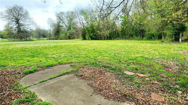 301 E Walnut Street, Weir, KS 66781