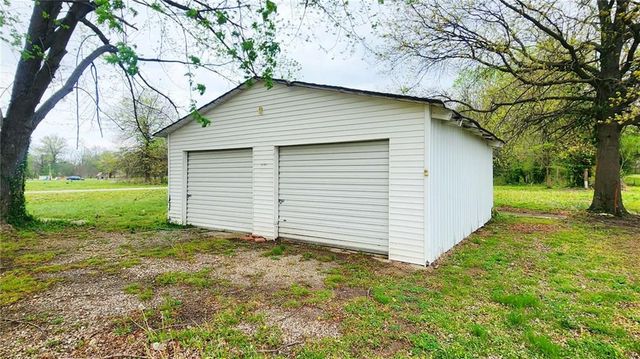 301 E Walnut Street, Weir, KS 66781