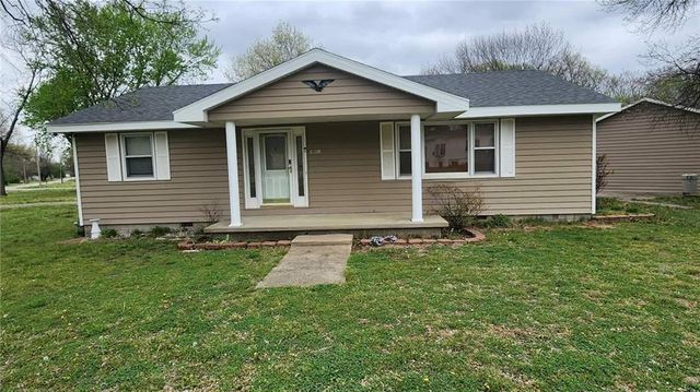 301 E Walnut Street, Weir, KS 66781