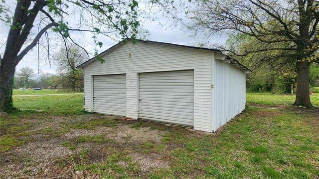 301 E Walnut Street, Weir, KS 66781