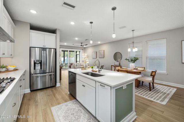 9749 INVENTION Lane, Jacksonville, FL 32256