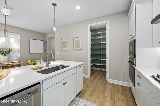 9749 INVENTION Lane, Jacksonville, FL 32256