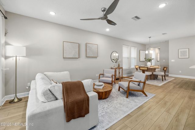 9749 INVENTION Lane, Jacksonville, FL 32256