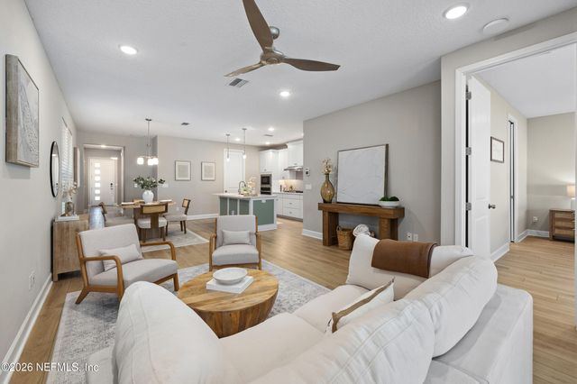 9749 INVENTION Lane, Jacksonville, FL 32256