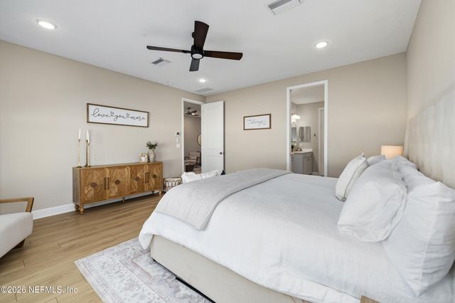 9749 INVENTION Lane, Jacksonville, FL 32256