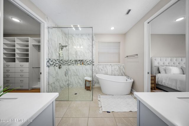 9749 INVENTION Lane, Jacksonville, FL 32256