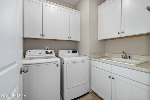 9749 INVENTION Lane, Jacksonville, FL 32256