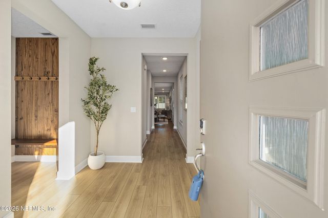 9749 INVENTION Lane, Jacksonville, FL 32256