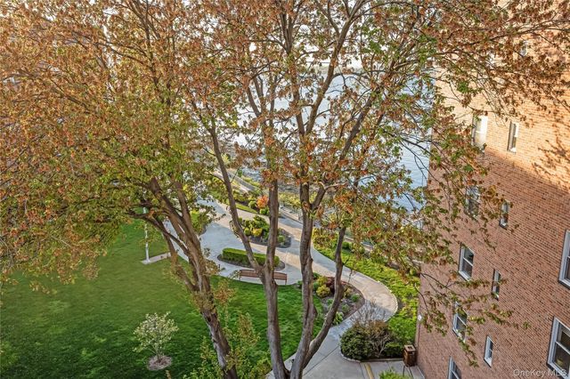 162-41 Powells Cove Boulevard 6S, Whitestone, NY 11357
