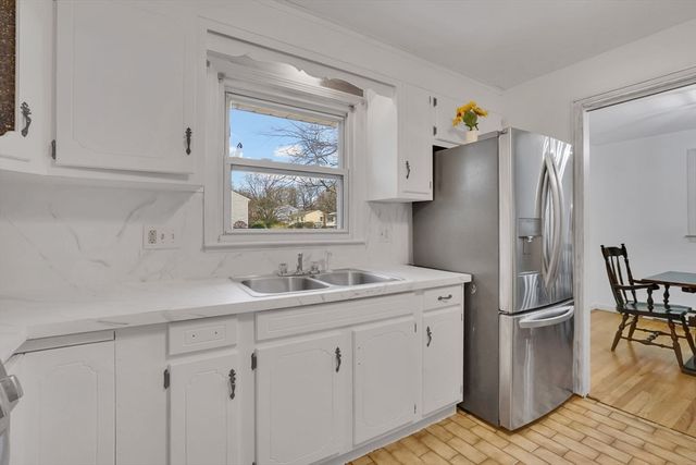 290 Newton Rd, Springfield, MA 01118