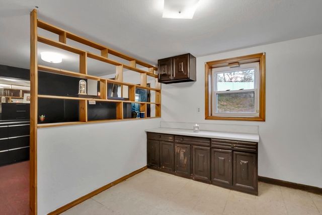 290 Newton Rd, Springfield, MA 01118