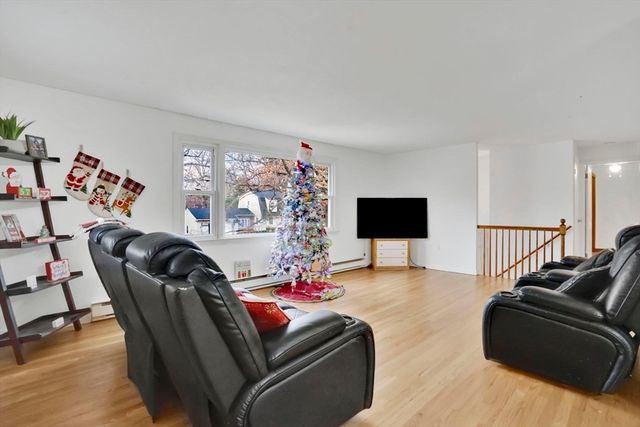 290 Newton Rd, Springfield, MA 01118