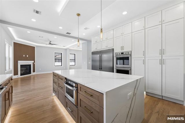 9 Cole Street, Bergenfield, NJ 07621