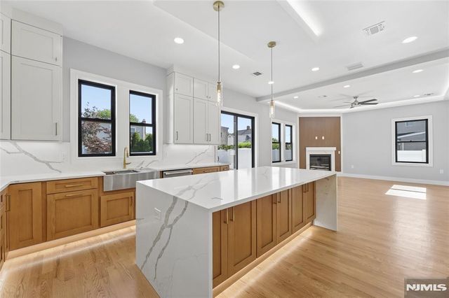 9 Cole Street, Bergenfield, NJ 07621