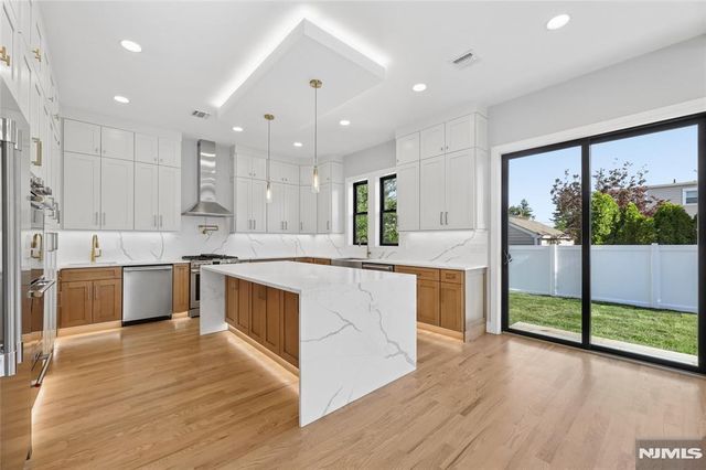 9 Cole Street, Bergenfield, NJ 07621