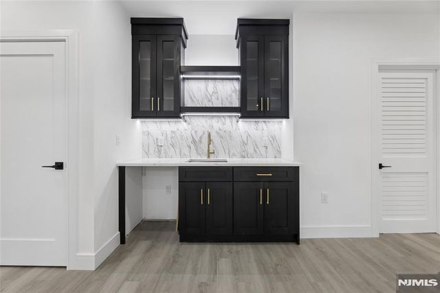9 Cole Street, Bergenfield, NJ 07621
