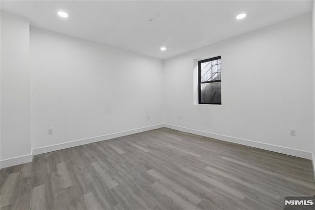 9 Cole Street, Bergenfield, NJ 07621