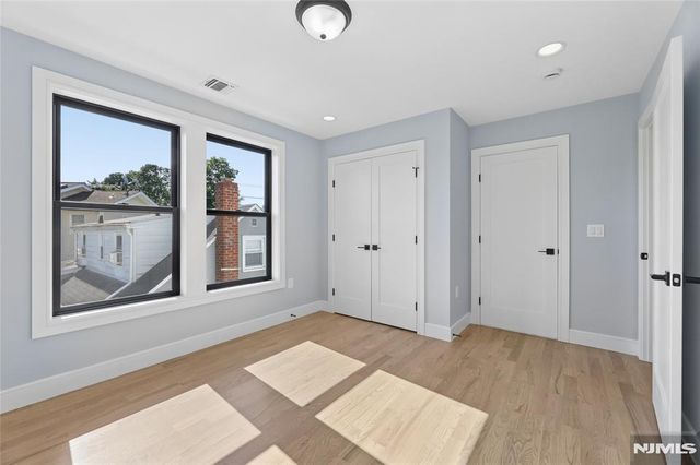 9 Cole Street, Bergenfield, NJ 07621